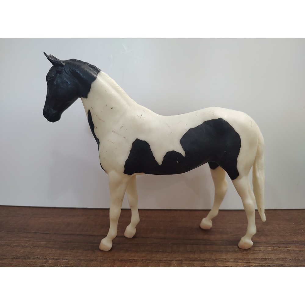Breyer horse classic freedom #653 black white pinto standing Jet Run A5